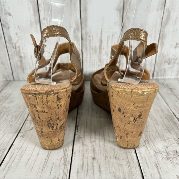 BOC Gold Leather Strappy Cork Padded Wedge Heel Sandals Women's sz 9 - Picture 4 of 11